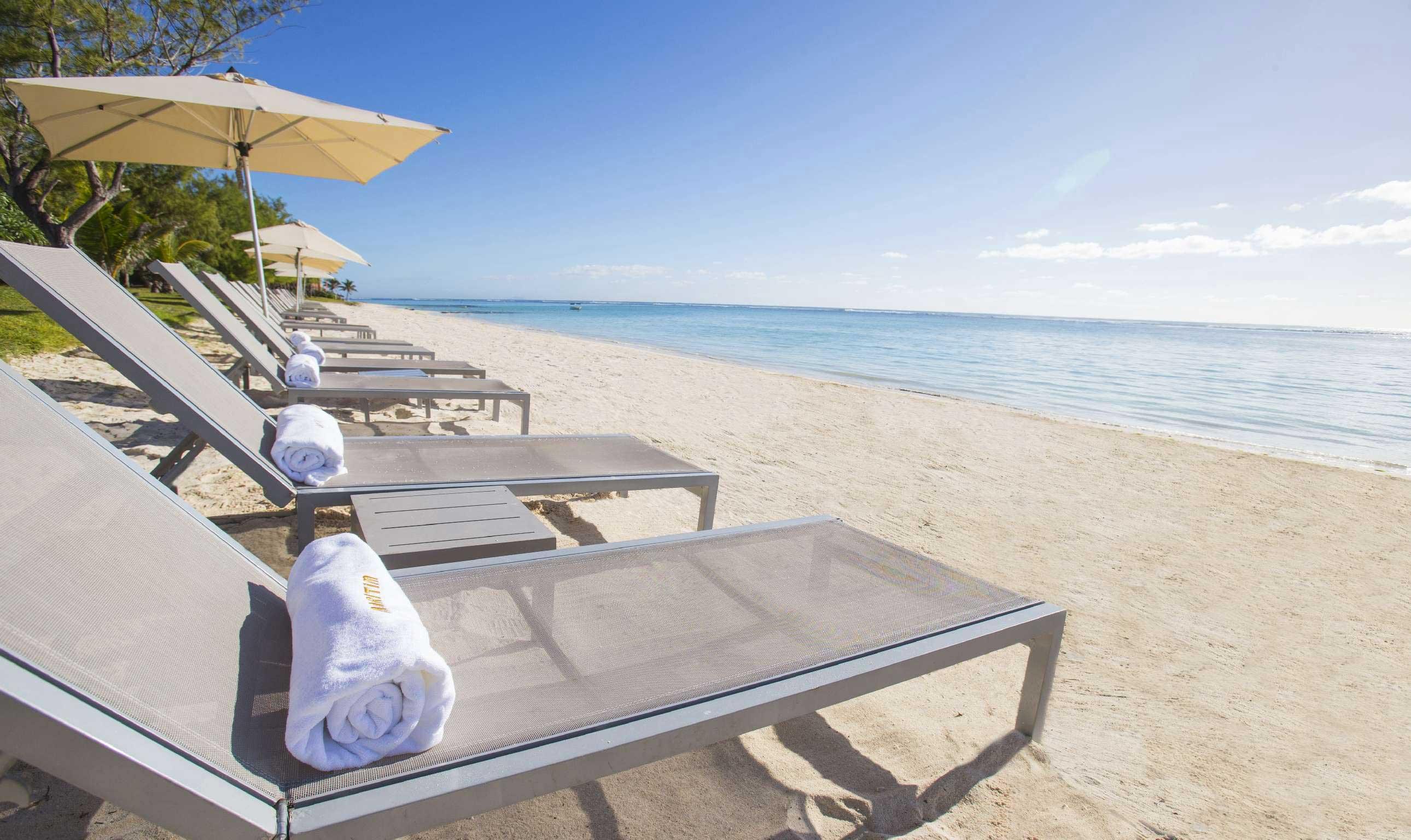 Crystals Beach Resort Belle Mare, A Member Of Radisson Individuals Palmar Exteriér fotografie