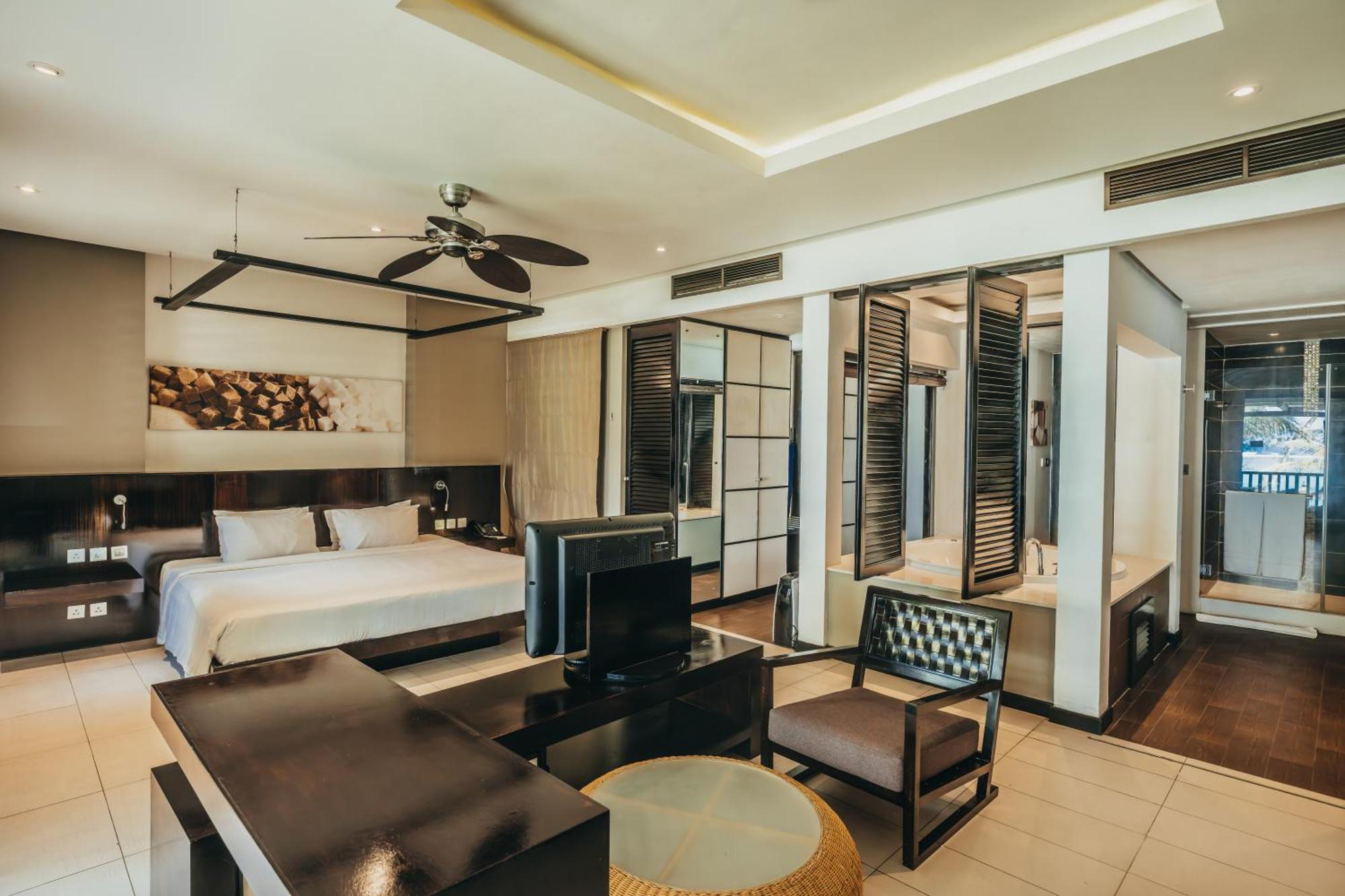 Crystals Beach Resort Belle Mare, A Member Of Radisson Individuals Palmar Exteriér fotografie