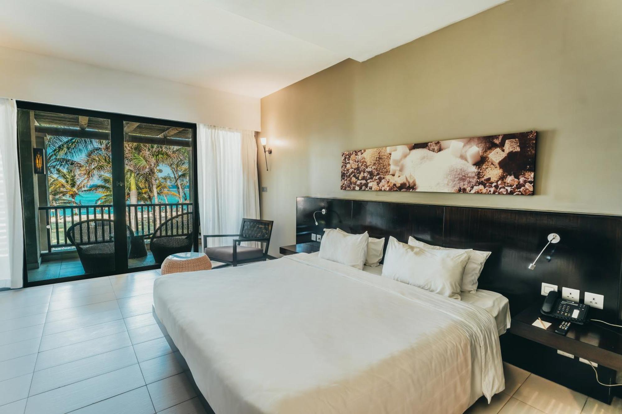 Crystals Beach Resort Belle Mare, A Member Of Radisson Individuals Palmar Exteriér fotografie