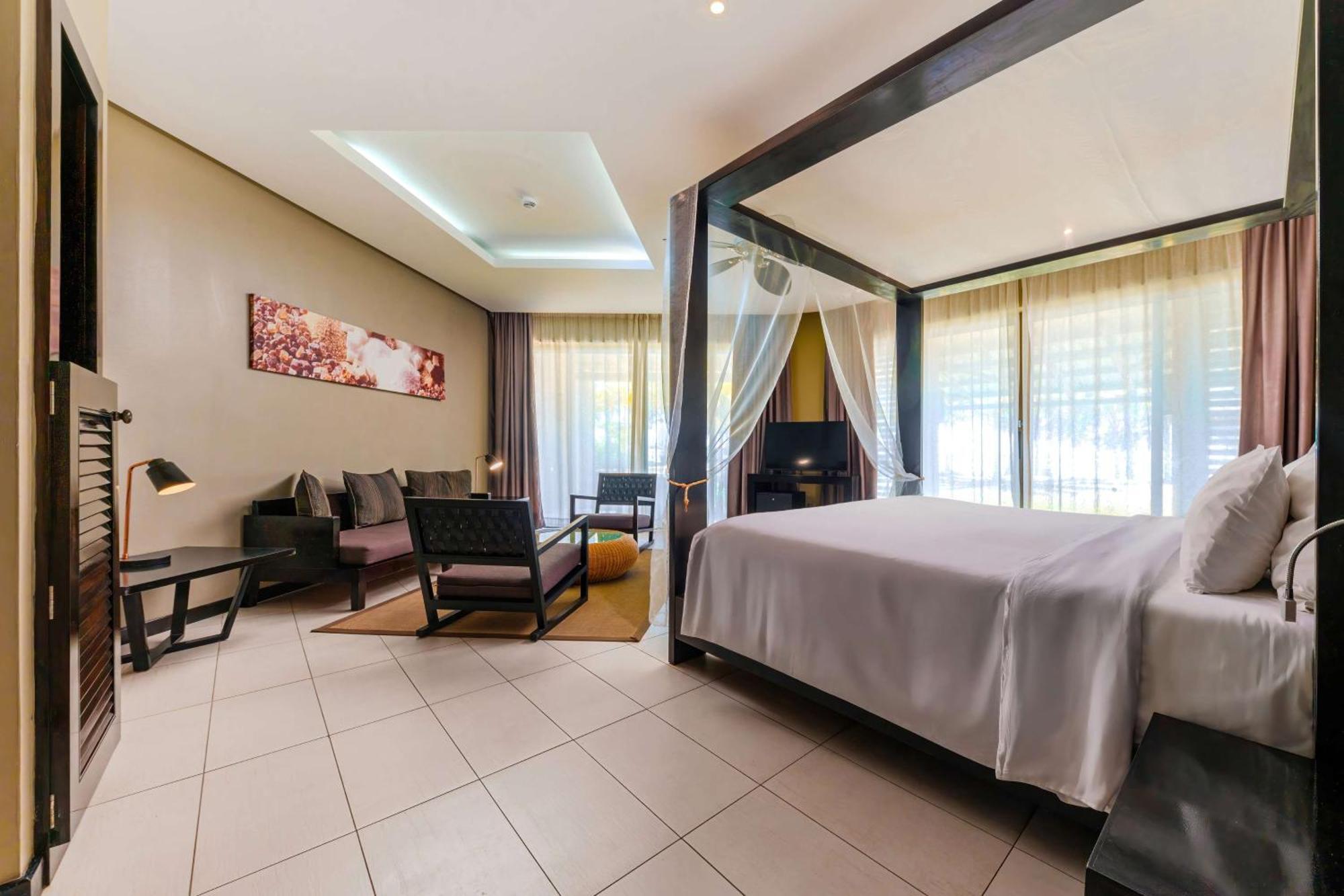 Crystals Beach Resort Belle Mare, A Member Of Radisson Individuals Palmar Exteriér fotografie